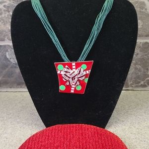 Season's CHRISTMAS PACKAGE Pendant/Pin Red/Green